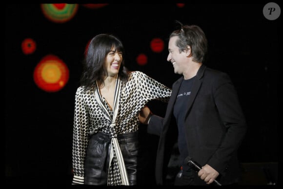 Exclusif - Nolwenn Leroy, Thomas Dutronc - Soirée "L'année de la déprime (et même un peu plus...)" aux Folies Bergère à Paris. Le 29 novembre 2021. © Alain Guizard / Bestimage