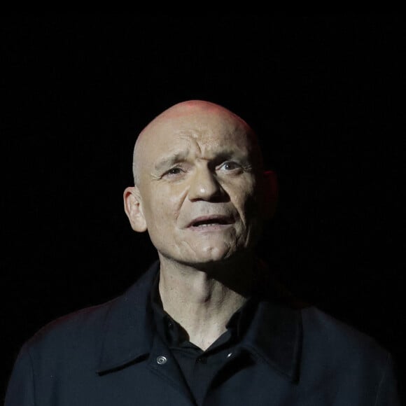 Exclusif - Gaétan Roussel - Soirée "L'année de la déprime (et même un peu plus...)" aux Folies Bergère à Paris. Le 29 novembre 2021. © Alain Guizard / Bestimage