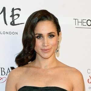 Meghan Markle lors de la soirée de gala "Global Gift" à Londres le 19 novembre 2013