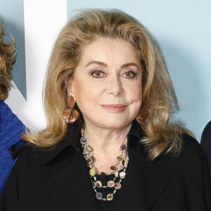 Catherine Deneuve - Avant-première du film "De son vivant" au cinéma Pathé-Wepler à Paris. Le 17 novembre 2021 © Marc Ausset-Lacroix / Bestimage