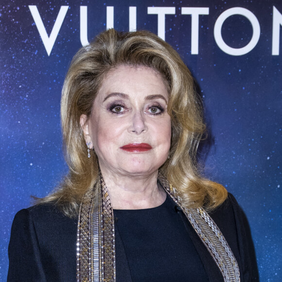 Catherine Deneuve au photocall de la soirée Louis Vuitton Stellar Jewelry Cocktail Event place Vendôme à Paris le 28 septembre 2020. © Olivier Borde / Bestimage 