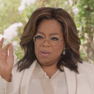 Adèle sur le plateau de l'émission d'Oprah Winfrey. Los Angeles, le 11 novembre 2021. © JLPPA/Bestimage