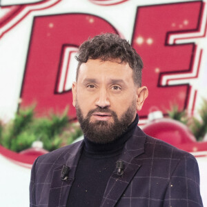 Exclusif - Cyril Hanouna - Sur le plateau de l'émission TPMP (Touche Pas à Mon Poste) présentée par C.Hanouna le 23 novembre 2021. sur C8 - Paris le 23 novembre 2021. © Jack Tribeca / Bestimage