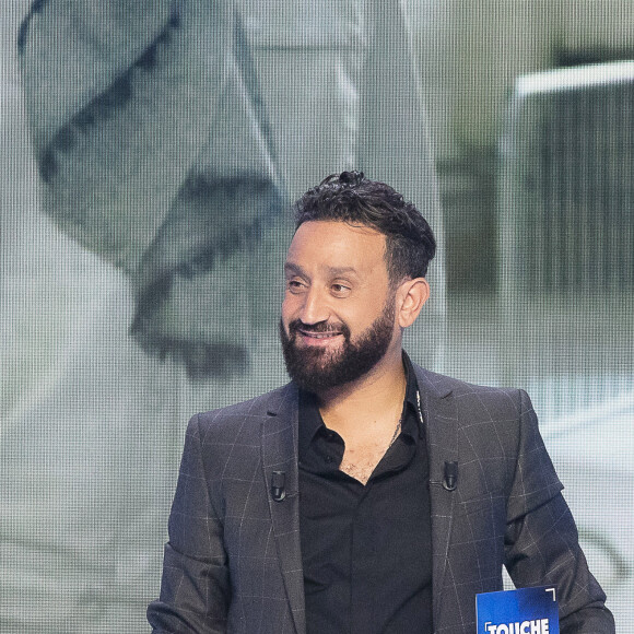 Exclusif - Cyril Hanouna sur le plateau de l'émission TPMP (Touche Pas à Mon Poste) présentée par C.Hanouna sur C8, à Paris, France, le 10 novembre 2021. © Jack Tribeca/Bestimage