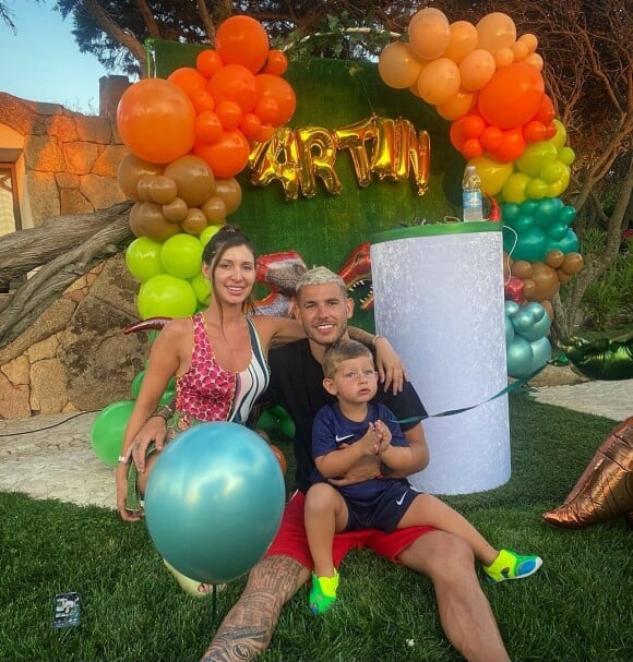 Lucas Hernandez avec sa compagne Amelia Llorente et leur fils Martin.