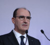 Le Premier ministre Jean Castex et le ministre de la Santé Olivier Véran à Paris le 6 décembre 2021 lors d'une conférence de presse