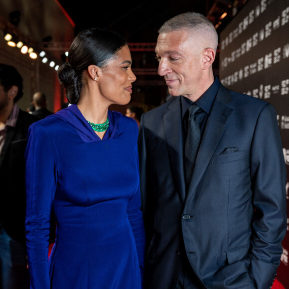 Tina Kunakey et Vincent Cassel assistent à la soirée d'ouverture de la première édition du Red Sea International Film Festival (Festival International du Film de la Mer Rouge) à Djeddah, en Arabie Saoudite. Le 6 décembre 2021.