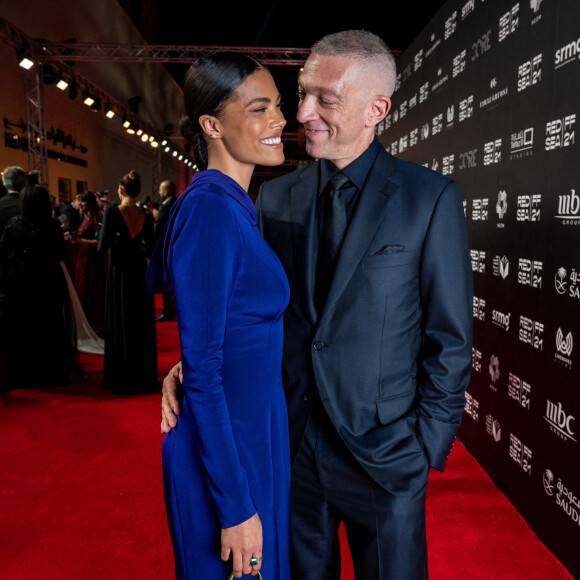 Tina Kunakey et Vincent Cassel assistent à la soirée d'ouverture de la première édition du Red Sea International Film Festival (Festival International du Film de la Mer Rouge) à Djeddah, en Arabie Saoudite.