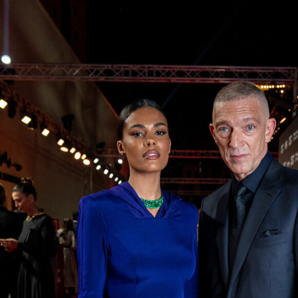 Tina Kunakey et Vincent Cassel assistent à la soirée d'ouverture de la première édition du Red Sea International Film Festival (Festival International du Film de la Mer Rouge) à Djeddah, en Arabie Saoudite. Le 6 décembre 2021.