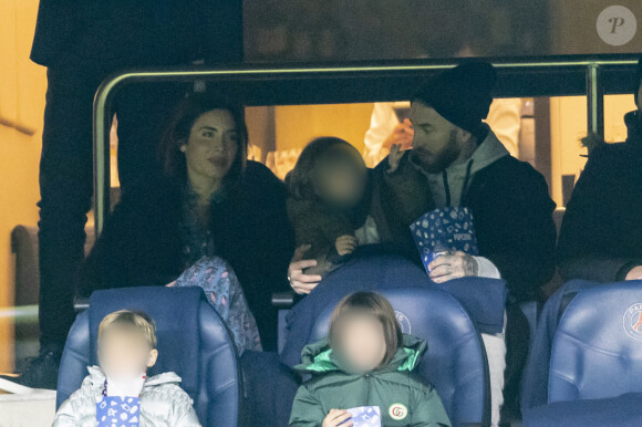 Sergio Ramos, sa femme Pilar Rubio et leurs enfants en tribune lors du match de ligue des champions (Champions League) PSG (Paris Saint Germain) conte Bruges 4-1 au Parc des Princes à Paris le 7 décembre 2021. 
