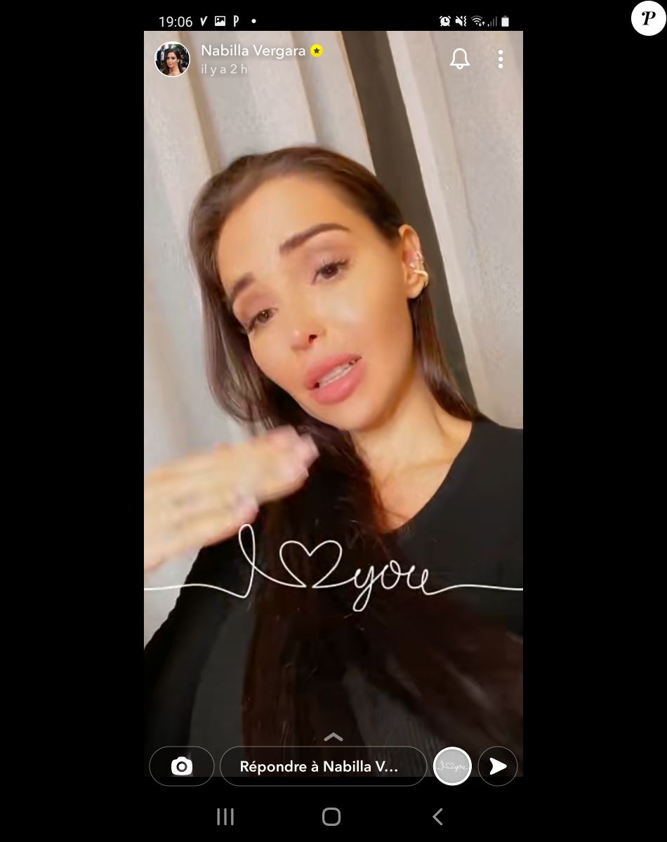 Nabilla les larmes aux yeux sur Snapchat