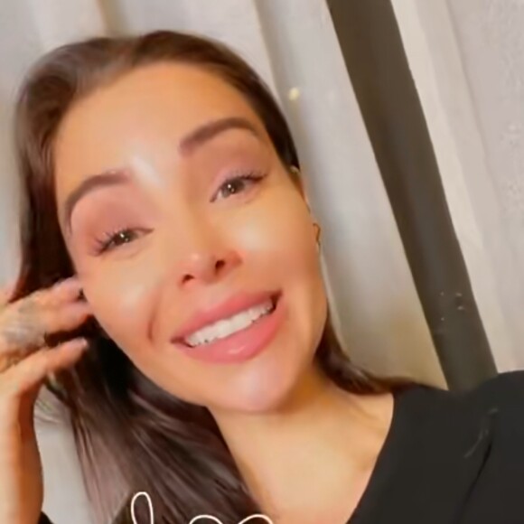 Nabilla les larmes aux yeux sur Snapchat
