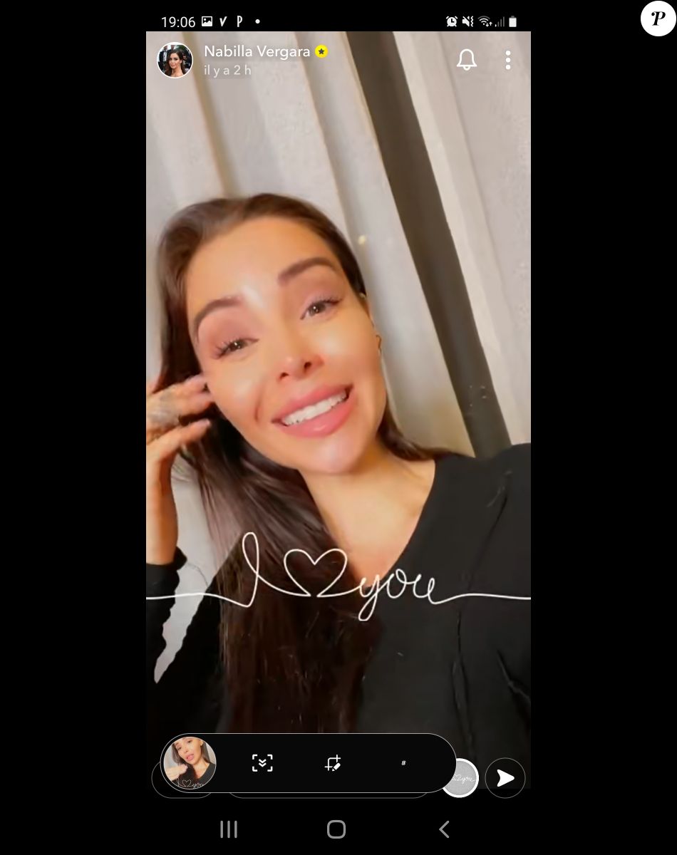Nabilla les larmes aux yeux sur Snapchat