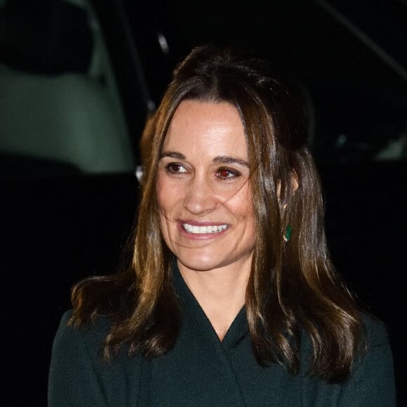 Pippa Middleton - La famille royale arrive au service de chant communautaire Together At Christmas à l'abbaye de Westminster à Londres le 8 décembre 2021.