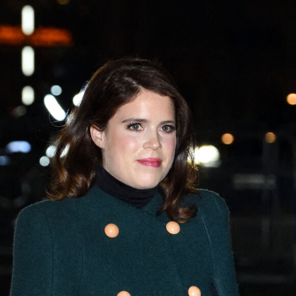 La princesse Eugenie, duchesse d'York - La famille royale arrive au service de chant communautaire Together At Christmas à l'abbaye de Westminster à Londres le 8 décembre 2021.