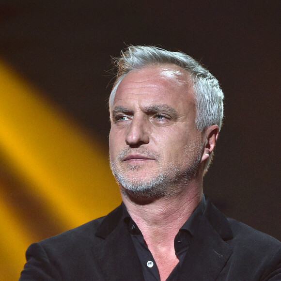 Exclusif - David Ginola - Enregistrement de l'émission "Tout le monde chante contre le cancer, les stars relèvent le défi" au Palais des Congrès à Paris, qui sera diffusée le 2 janvier 2020 en prime time sur W9. Le 25 novembre 2019 Pour cette 5ème édition : L'association Tout le monde contre le cancer vous emmène dans une soirée pleine de surprises et d'émotions. 2500 personnes se sont réunies autour d'une trentaine d'artistes présents afin de partager un moment convivial. Des personnalités de tous les milieux artistiques vont relever le défi d'interpréter une chanson accompagnée par des chanteuses et chanteurs talentueux. Tout au long du show Nicolas Rossignol, président de l'association Tout le monde contre le cancer prendra la parole afin de lancer l'opération annuelle "  100 noëls dans 100 hôpitaux " . Le but de cette opération : offrir le plus beau des noëls aux enfants malades et leur famille dans 100 hôpitaux et Maisons de Parents en France. 20 000 cadeaux seront offerts et une cinquantaine de noël seront organisés dans différents hôpitaux de France à travers des gouters, magiciens, chanteur le tout décoré aux couleurs de Noël. © Giancarlo Gorassini / Bestimage