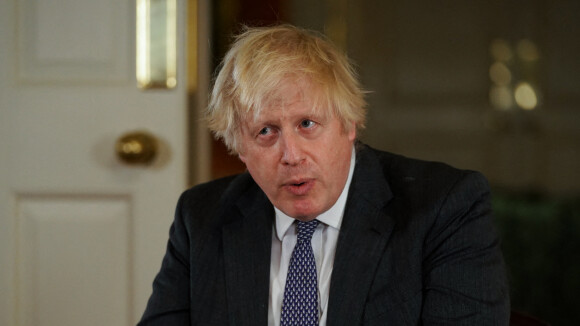 Variant Omicron : "Un raz-de-marée arrive", Boris Johnson tire la sonnette d'alarme