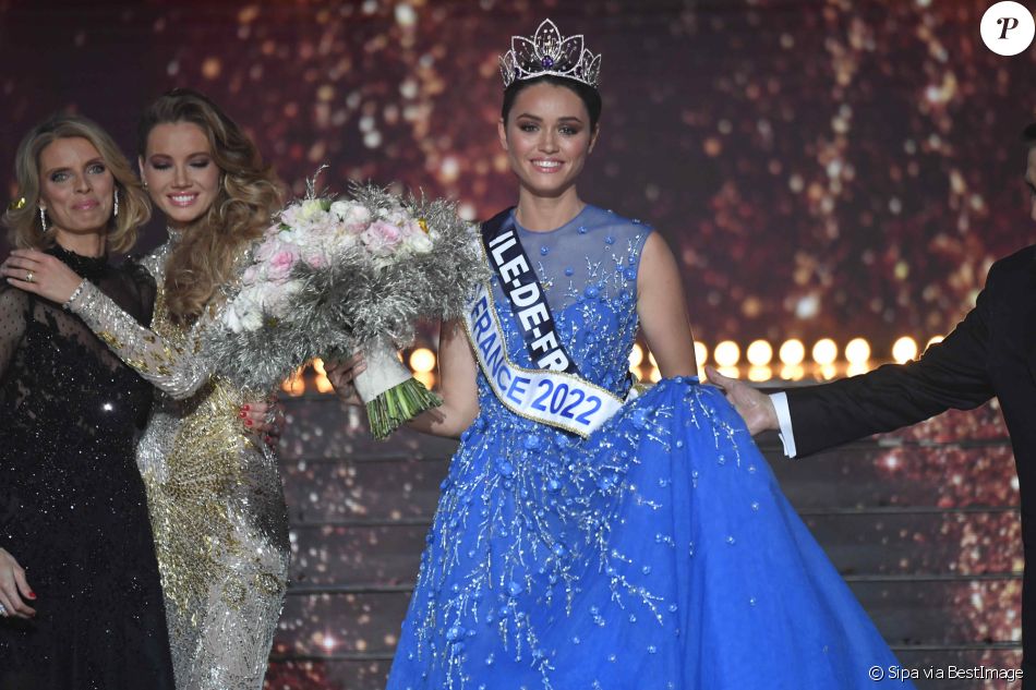 Diane Leyre élue Miss France 2022 Miss Île De France 2021 Couronnée Le 11 Décembre 2021 