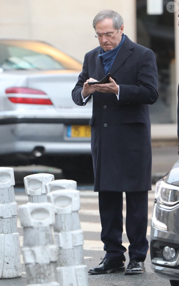 Claude Guéant - Sorties des obsèques de Andrée Sarkozy (mère de Nicolas Sarkozy), dite Dadue née Andrée Mallah, en l'église Saint-Jean-Baptiste à Neuilly-Sur-Seine. Le 18 décembre 2017