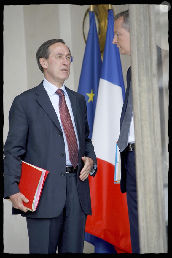 Claude Guéant et Bruno Le Maire sortant du conseil des ministres à Paris en 2009