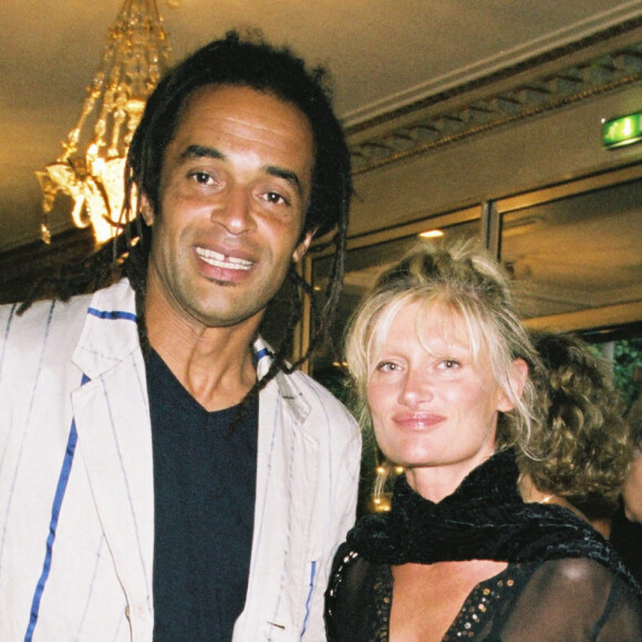 Yannick Noah et sa compagne Isabelle Camus (enceinte de leur fils Joalukas), à Paris en 2004.