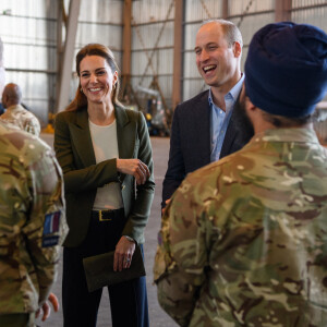 Le prince William, duc de Cambridge, et Catherine (Kate) Middleton, duchesse de Cambridge, se rendent sur la base militaire de la Royal Air Force (RAF) d'aAkrotiri, à Chypre, pour rencontrer les soldats, les familles résidant sur la base, le personnel de la station et des membres de la communauté locale. La RAF Akrotiri abrite l'unité de soutien aux opérations à Chypre, qui fournit un soutien conjoint aux forces britanniques à Chypre et à des opérations dans la région visant à protéger les intérêts stratégiques du Royaume-Uni. Chypre, le 5 décembre 2018.