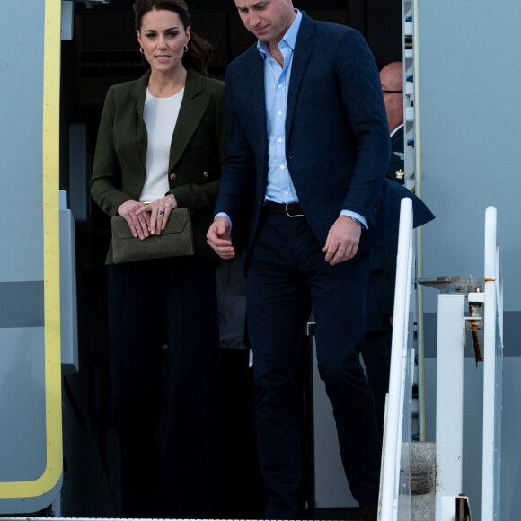 Le prince William, duc de Cambridge, et Catherine (Kate) Middleton, duchesse de Cambridge, se rendent sur la base militaire de la Royal Air Force (RAF) d'aAkrotiri, à Chypre, pour rencontrer les soldats, les familles résidant sur la base, le personnel de la station et des membres de la communauté locale. La RAF Akrotiri abrite l'unité de soutien aux opérations à Chypre, qui fournit un soutien conjoint aux forces britanniques à Chypre et à des opérations dans la région visant à protéger les intérêts stratégiques du Royaume-Uni. Chypre, le 5 décembre 2018.