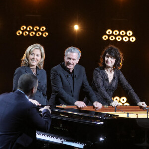 Exclusif - Ibrahim Maalouf, Claire Chazal, Daniel Auteuil, Zabou Breitman, Eddy Mitchell - Enregistrement de l'émission "Le grand échiquier" à Paris, présentée par C.Chazal, et diffusée le 20 décembre sur France 3. Le 25 Novembre 2021 © Dominique Jacovides / Bestimage