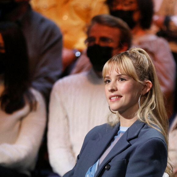 Exclusif - La chanteuse Angele - Enregistrement de l'émission "Le grand échiquier" à Paris, présentée par C.Chazal, et diffusée le 20 décembre sur France 3. Le 25 Novembre 2021 © Dominique Jacovides / Bestimage