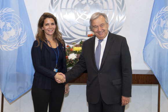 Le secrétaire général des Nations Unies Antonio Guterres reçoit la princesse Hayat Bint Al Hussein de Jordanie au siège de l'ONU à New York, le 21 septembre 2018.