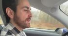 Camille Combal, fan du dessin animé Disney "Vaiana" en voiture.