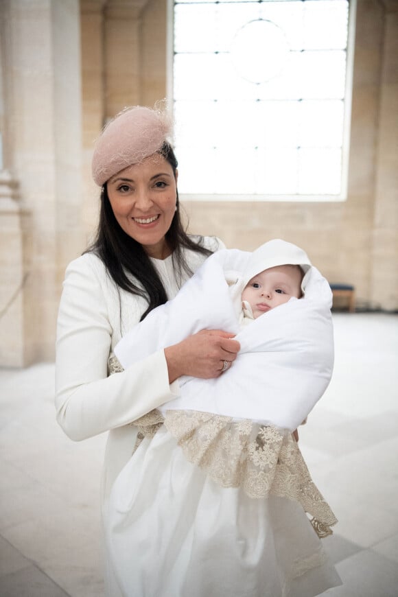 Princesse Yasmine Murat - Baptême du prince Joachim Georges Laurent Napoléon Murat à la cathédrale Saint-Louis des Invalides, à Paris, le 12 décembre 2021.