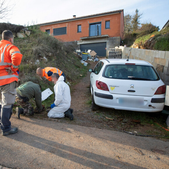 La maison en construction de Delphine Jubillar (Aussaguel) , disparue sans laisser de traces depuis le 16 décembre 2020 à Cagnac les Mines dans le Tarn. Un gendarme et une équipe du service des eaux ont mené des investigations pour chercher des traces dans le réseau raccordé à la maison. Le 7 janvier 2021© Frédéric Maligne / Bestimage