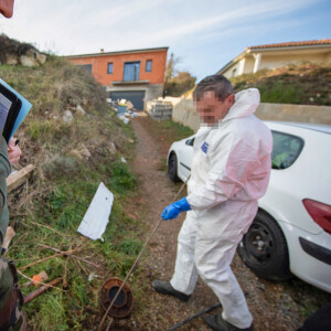 La maison en construction de Delphine Jubillar (Aussaguel) , disparue sans laisser de traces depuis le 16 décembre 2020 à Cagnac les Mines dans le Tarn. Un gendarme et une équipe du service des eaux ont mené des investigations pour chercher des traces dans le réseau raccordé à la maison. Le 7 janvier 2021  © Frédéric Maligne / Bestimage