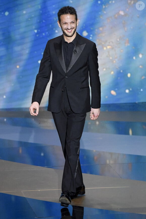 Vincent Dedienne sur scène lors de la 46ème cérémonie des César à l'Olympia à Paris le 12 mars 202. © Dominique Charriau/ Pool / Bestimage 