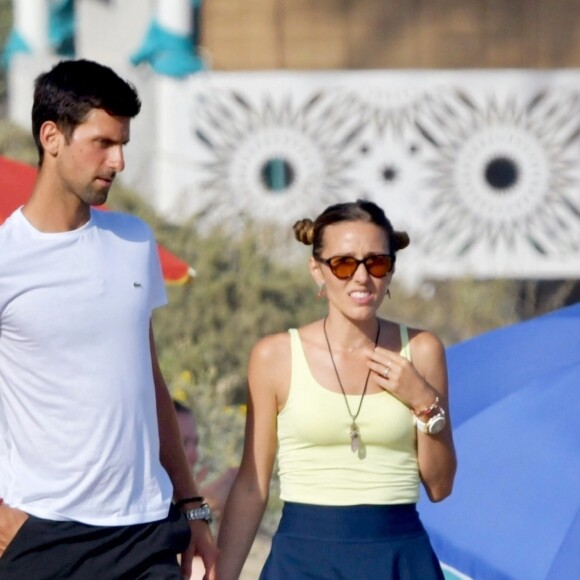 Novak Djokovic passe ses vacances avec sa femme Jelena et ses enfants Stefan et Tara sur une plage de Marbella en Espagne le 1er aout 2019.