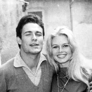 Brigitte Bardot et Jacques Charrier à Saint-Tropez en 1959. 