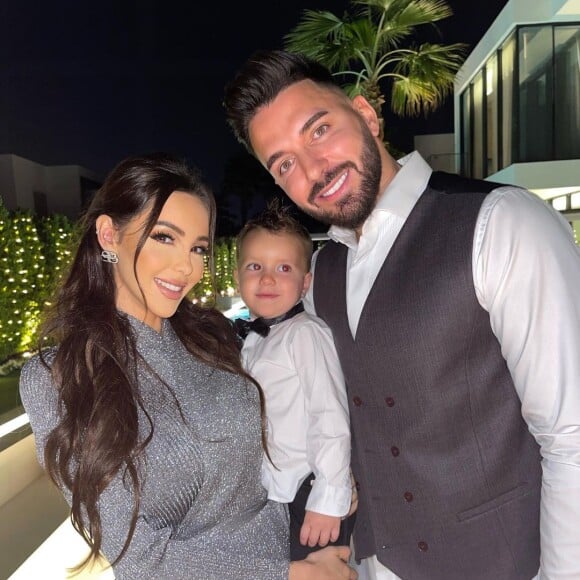 Nabilla Benattia et Thomas Vergara avec leur fils Milann