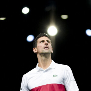 Novak Djokovic s'impose face à Hubert Hurkacz et se qualifie pour la finale du Rolex Paris Masters 2021 le 6 novembre 2021. © JB Autissier / Panoramic / Bestimage