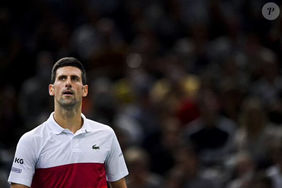 Novak Djokovic s'impose face à Hubert Hurkacz et se qualifie pour la finale du Rolex Paris Masters 2021 le 6 novembre 2021. © JB Autissier / Panoramic / Bestimage 