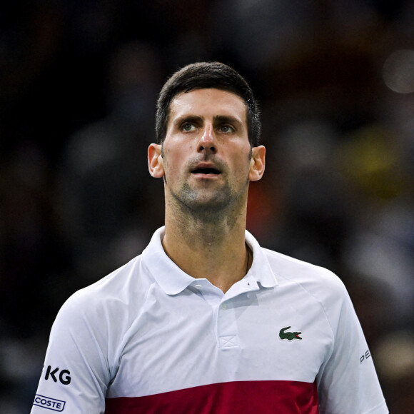 Novak Djokovic s'impose face à Hubert Hurkacz et se qualifie pour la finale du Rolex Paris Masters 2021 le 6 novembre 2021. © JB Autissier / Panoramic / Bestimage 