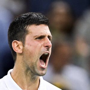 Novak Djokovic s'impose face à Hubert Hurkacz et se qualifie pour la finale du Rolex Paris Masters 2021 le 6 novembre 2021. © JB Autissier / Panoramic / Bestimage