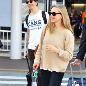 Amanda Seyfried et Justin Long arrivent à l' aéroport de Narita au Japon Le 31 Mai 2014