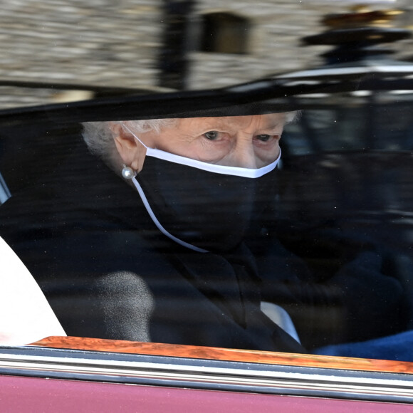 La reine Elisabeth II d'Angleterre - Arrivées aux funérailles du prince Philip, duc d'Edimbourg à la chapelle Saint-Georges du château de Windsor, le 17 avril 2021.