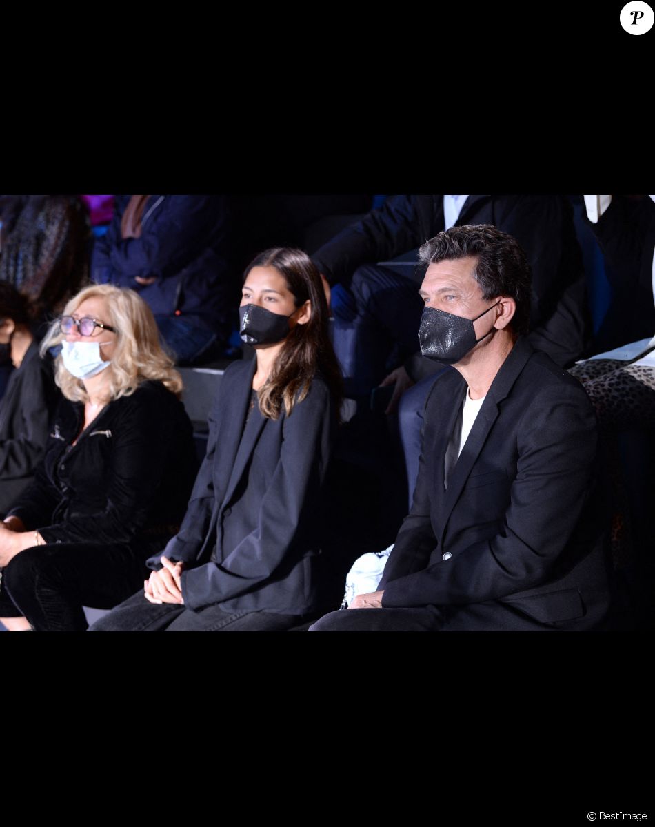 Exclusif - Première sortie officielle de Marc Lavoine et sa femme Line Papin depuis leur mariage lors du défilé Etam Live Show 2020 à Paris le 30 septembre 2020. © Pool Agence Bestimage