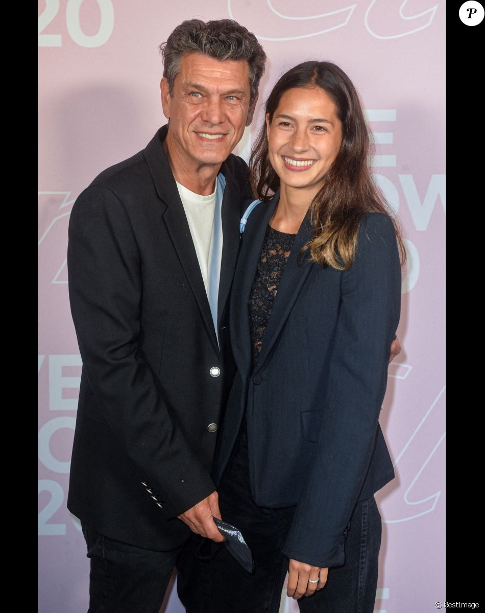 Marc Lavoine et Line Papin - Photocall du défilé Etam Live Show 2020 à Paris le 29 septembre 2020. © Pool Agence Bestimage