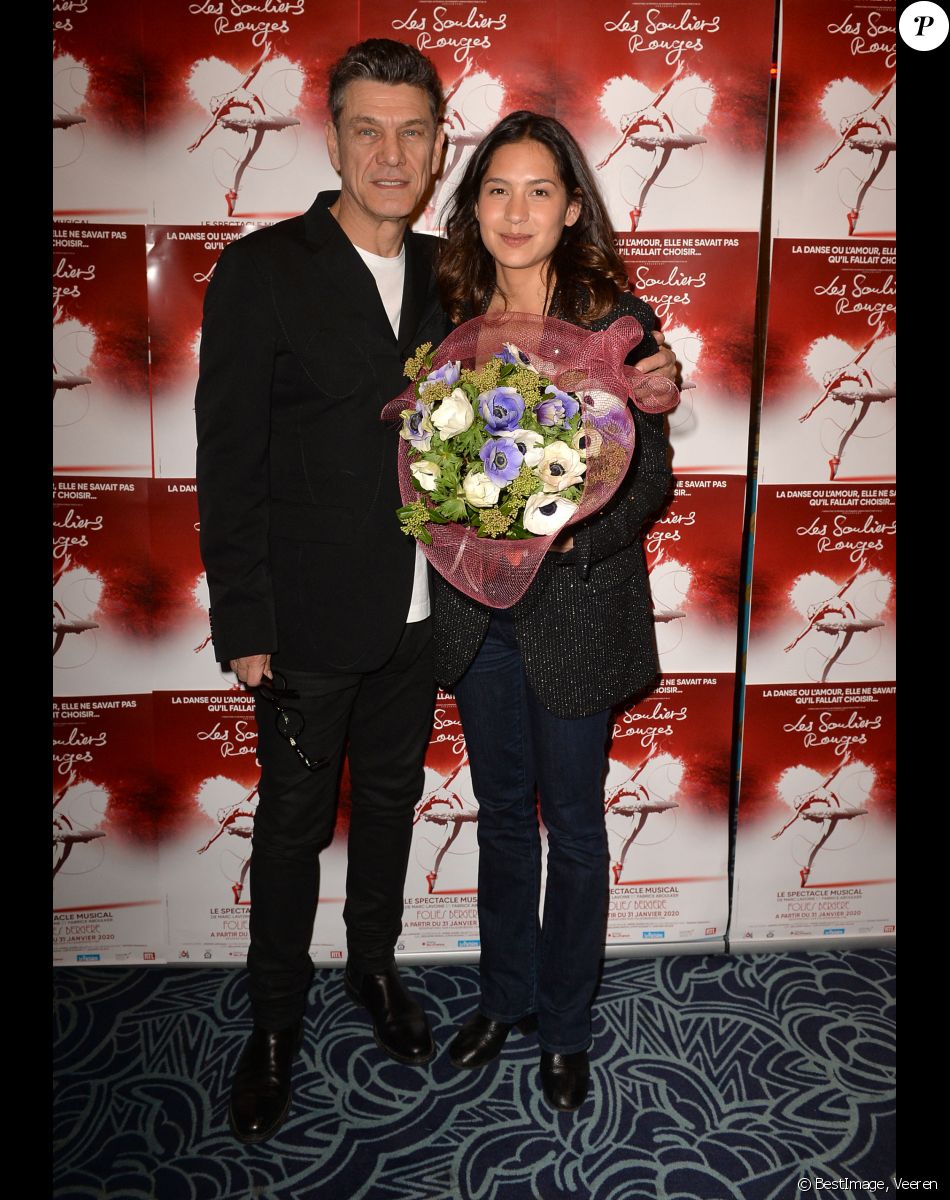 Marc Lavoine et sa compagne Line Papin au photocall de la générale de presse du spectacle musicale "Les Souliers Rouges" aux Folies Bergères à Paris, France, le 4 février 2020. © Veeren/Bestimage