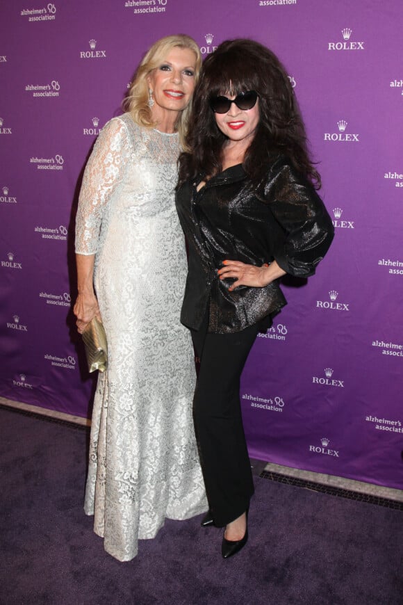 La princesse Yasmin Aga Khan et Ronnie Spector - People au gala de l'association "Rita Hayworth" contre la maladie Alzheimer à New York. Le 21 octobre 2014