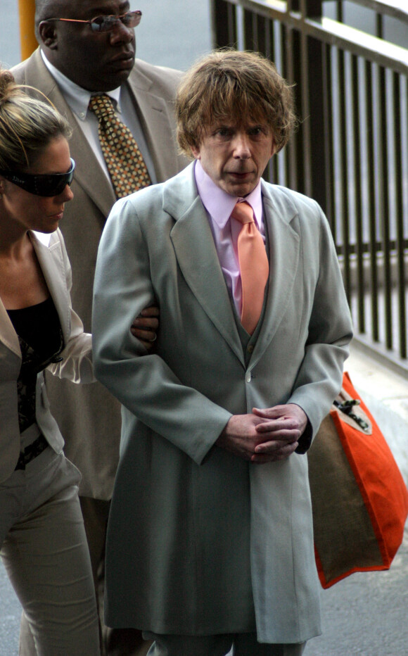 Phil Spector arrive au tribunal de Los Angeles pour l'affaire de l'homicide de Lana Clarkson au domicile du producteur le 12 juillet 2007 © Jonathan Alcorn/ZUMA Press / Bestimage 