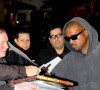 Kanye West (ye) et sa compagne Julia Fox se rendent dans un hôtel d'Hollywood après un dîner au Craig's à Los Angeles, Californie, Etats-Unis, le 10 janvier 2022. 